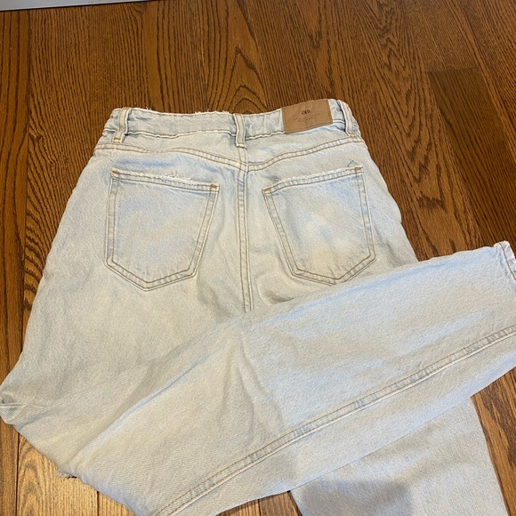Zara baby blue denim jeans - Picture 2 of 4